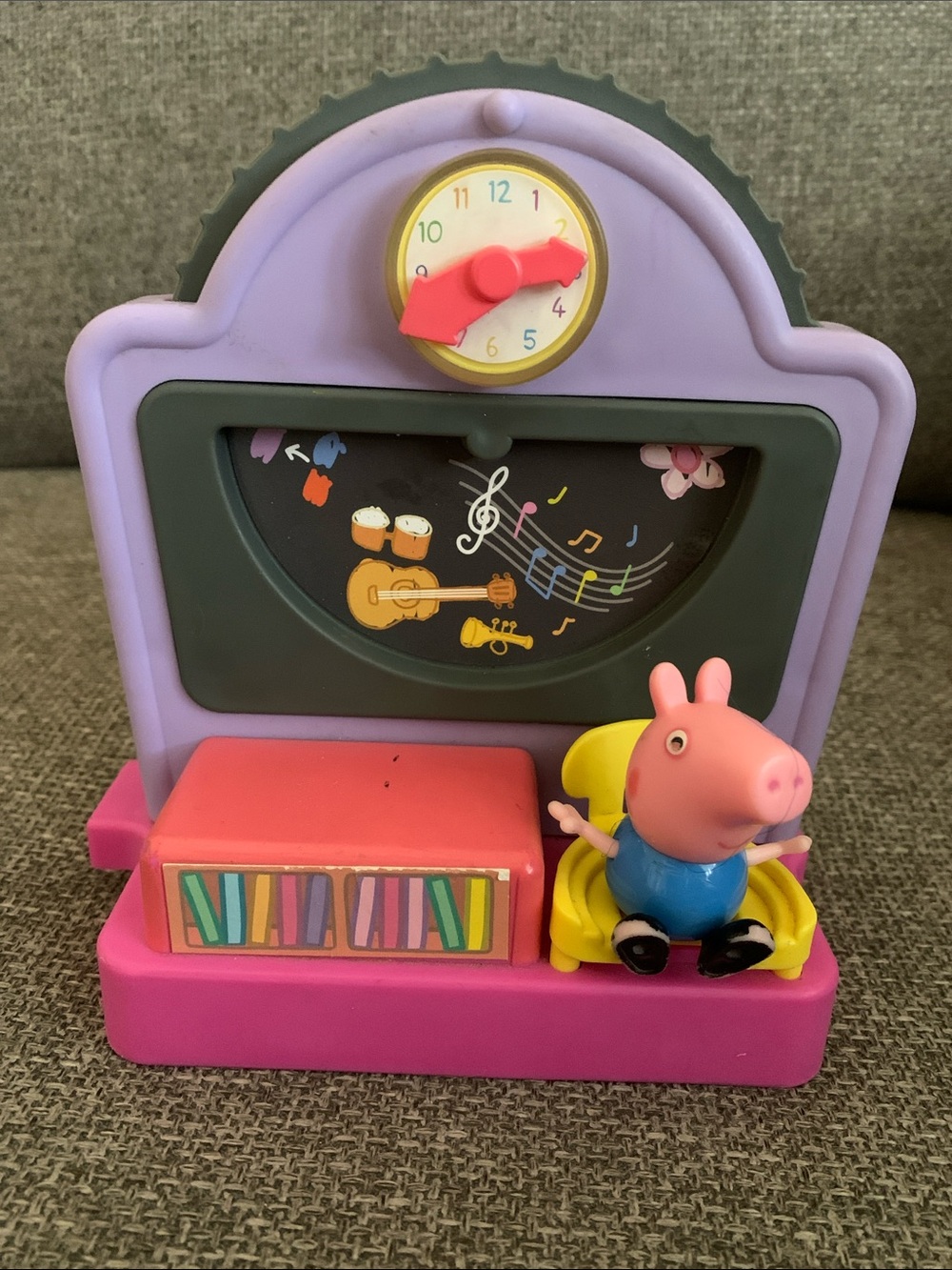 Peppa Pig Interactive School Blackboard With Singing and Music and Figure